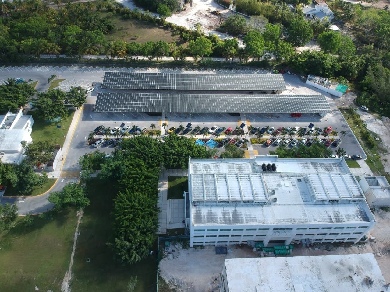 Foto De Instalacion Terminada En Universidad Anahuac Cancun | ENERGIAS FOTOVOLTAICAS REGION DE MURCIA SOCIEDAD LIMITADA